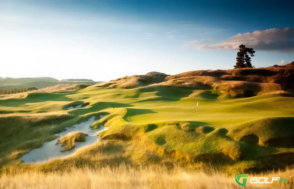 Kinloch Golf Club in Taupo, Manawatu-Wanganui — resort, 18-hole golf course, designed by Jack Nicklaus (2007)
