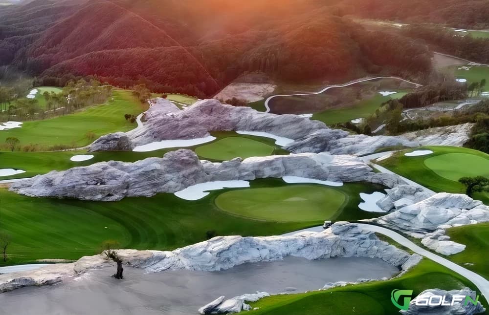 Stone-Cascadia Golf Club in Hongcheon-gun, Gang'weondo β resort, 9-hole golf course