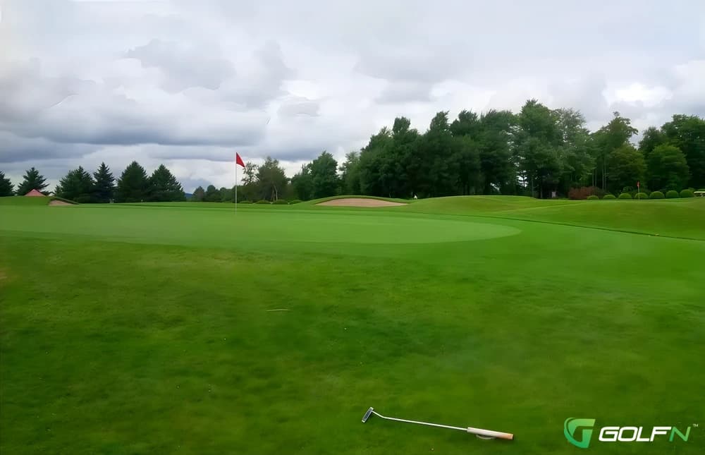 Club De Golf Saint-Césaire in Saint-Cesaire, Quebec — public, 18-hole golf course