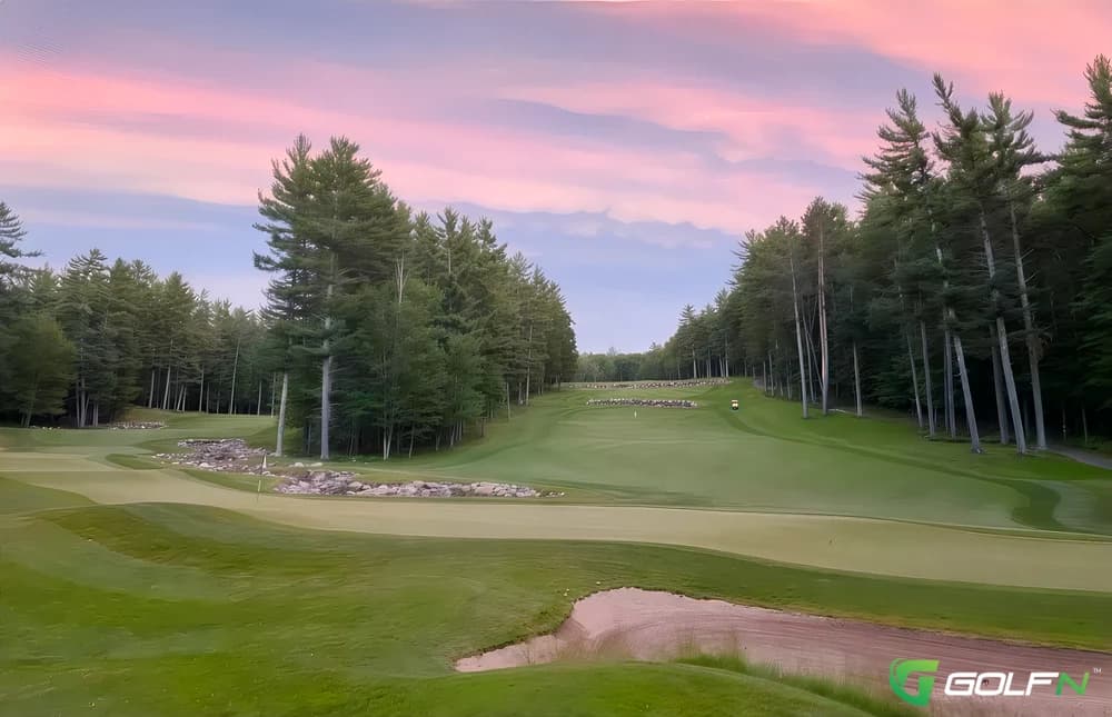 Pacific Golf Club in Carindale , Queensland β semi-private, 18-hole golf course, designed by Jerry Matthews (1997)