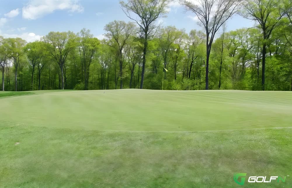 Golf Club At Oxford Greens in Oxford, Connecticut — public, 18-hole golf course, designed by Mark Mungeam (2004)