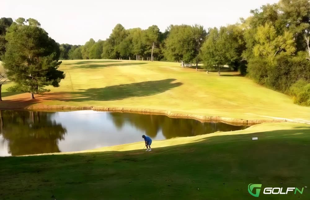 Rolling Hills Country Club in Crystal Springs, Mississippi — private, 9-hole golf course