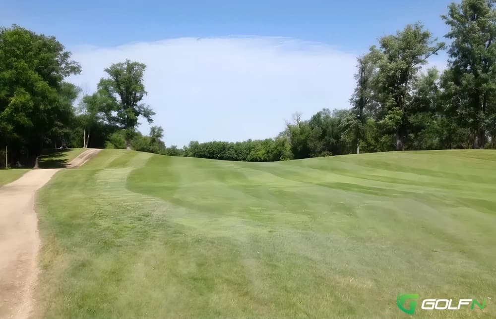 Maplewood Golf Club in St. Pierre-Jolys, Manitoba — public, 18-hole golf course