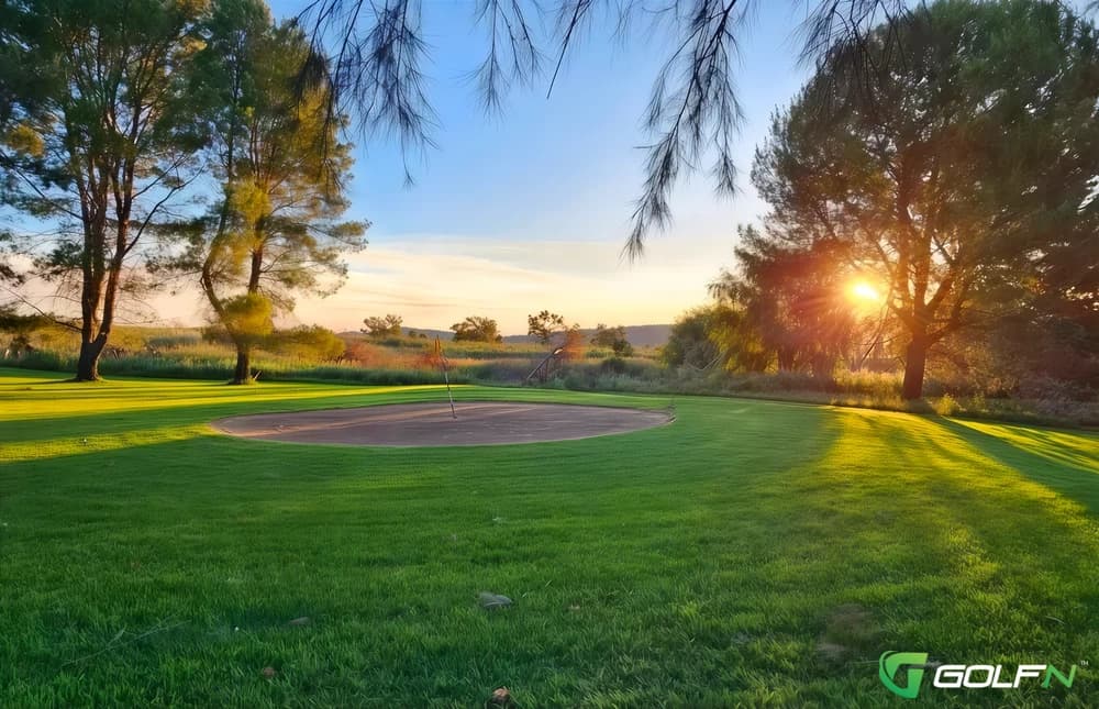 Clinton Golf Club in Gore, Southland β semi-private, 9-hole golf course