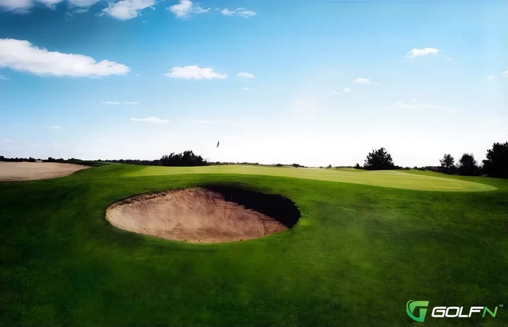 Links O Loup De Louiseville in Louiseville, Quebec — semi-private, 18-hole golf course, designed by Howard Watson (1965)