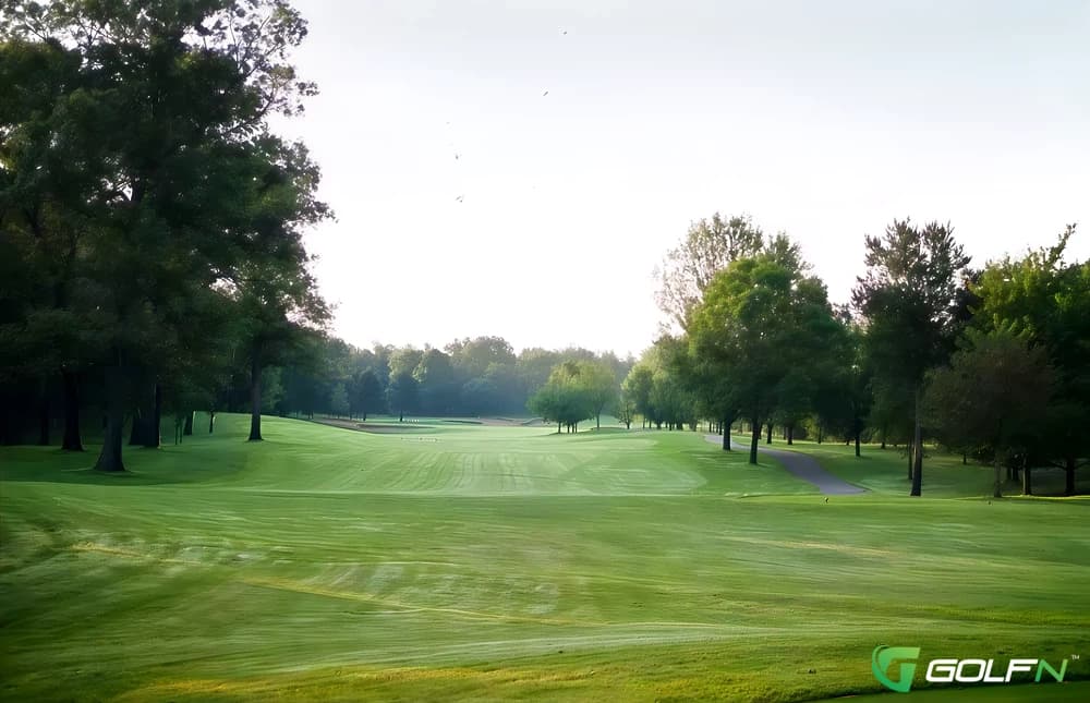Lakes - Lake Arrowhead Golf Club in Nekoosa, Wisconsin — semi-private, 36-hole golf course, designed by Ken Killian (1982)