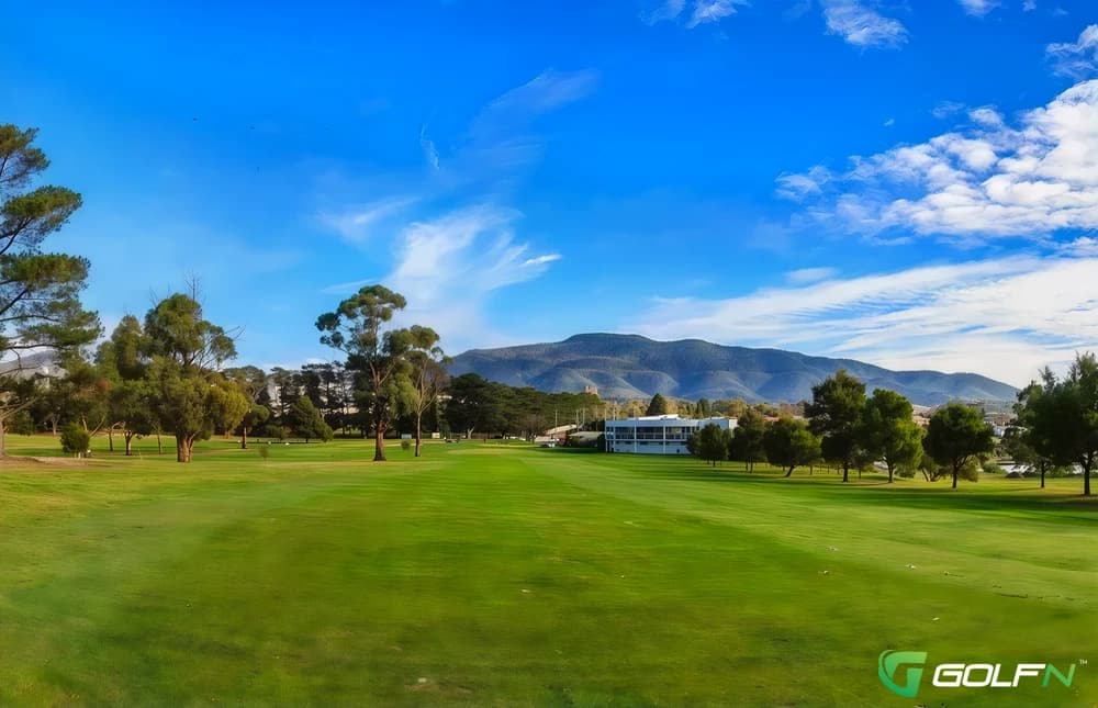 Claremont Golf Club in Claremont, Tasmania β semi-private, 18-hole golf course