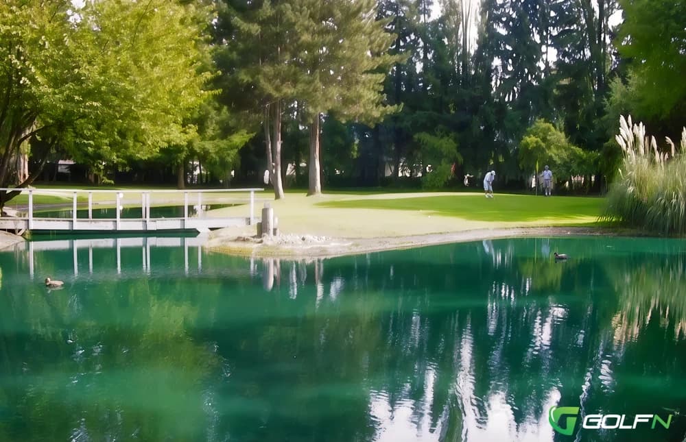 Lakeview Par 3 Golf Challenge in Vancouver, Washington — public, 9-hole golf course, designed by Duke Wagner (1976)