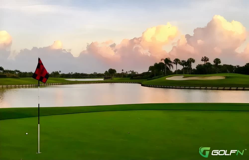 East - Hunters Run Golf Course in Boynton Beach, Florida — private, 18-hole golf course, designed by Bruce Devlin (1979)