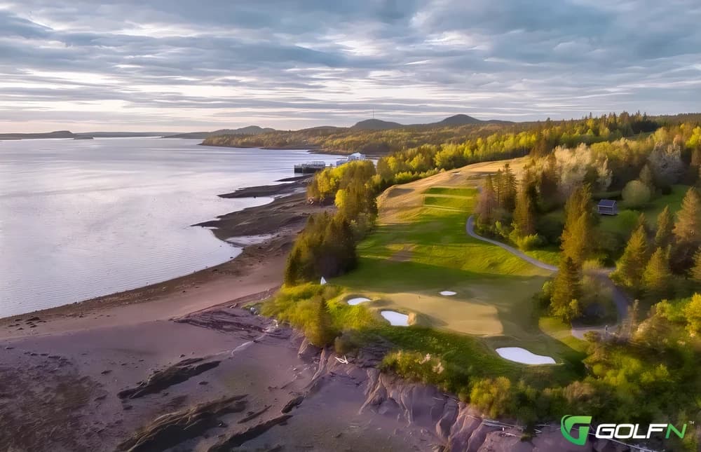 Algonquin Golf Course in St Andrews, New Brunswick — resort, 18-hole golf course, designed by Thomas McBroom (2000)