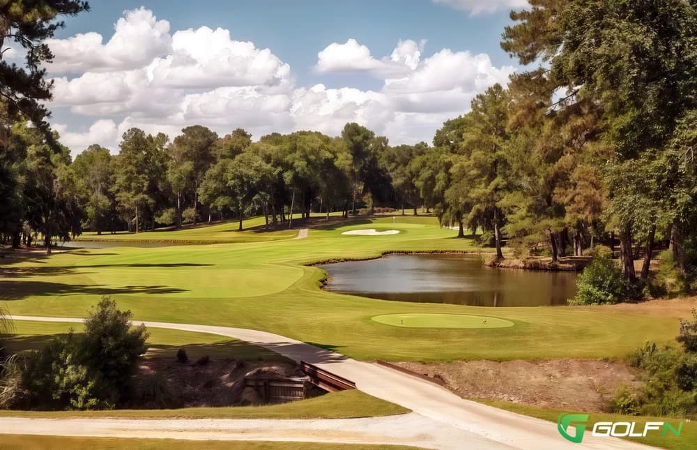 Valdosta Country Club in Valdosta, Georgia — private, 18-hole golf course, designed by Joe Lee (1977)
