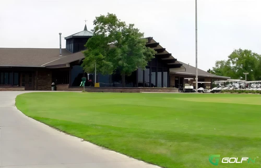 Tex Consolver Golf Course in Wichita, Kansas — public, 18-hole golf course, designed by Bob Dunning