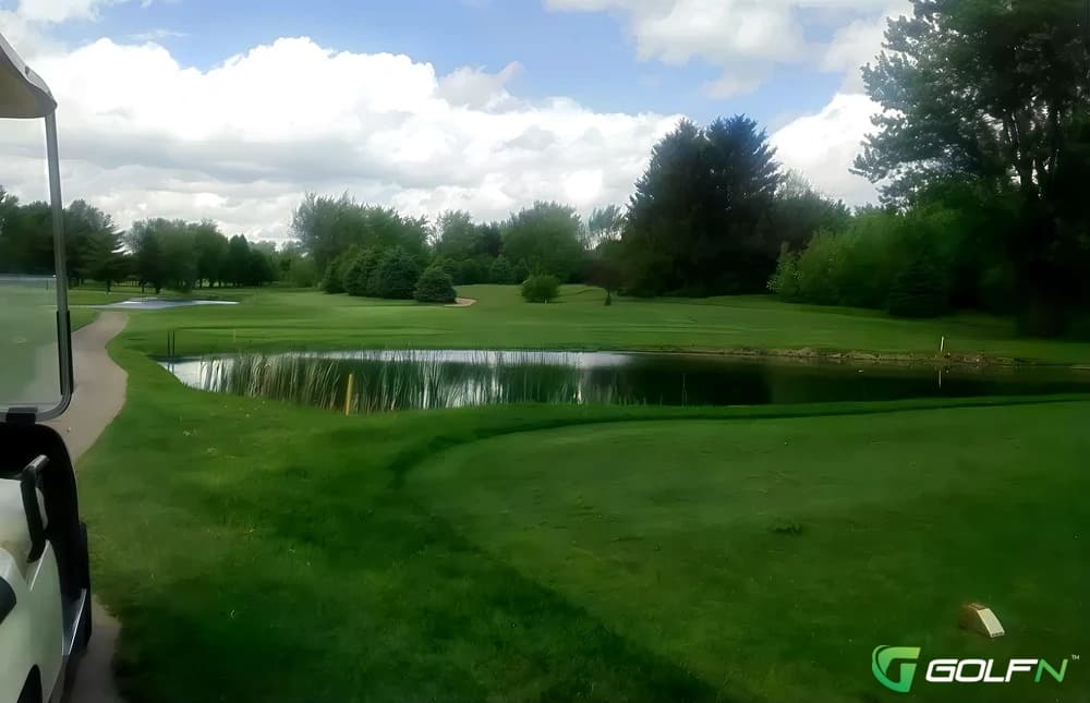 Albury Commercial Golf Club in Albury, New South Wales β resort, 18-hole golf course