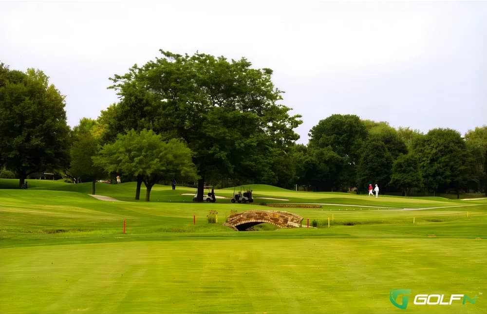Prestwick Country Club in Frankfort, Illinois — private, 18-hole golf course, designed by Dick Nugent