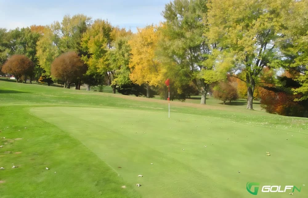 Bergen Golf Course in Springfield, Illinois — public, 9-hole golf course, designed by Larry Packard (1962)