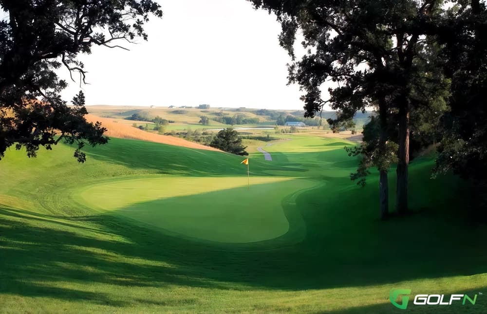 Hawktree Golf Club in Bismarck, North Dakota — public, 18-hole golf course, designed by Jim Engh (2000)
