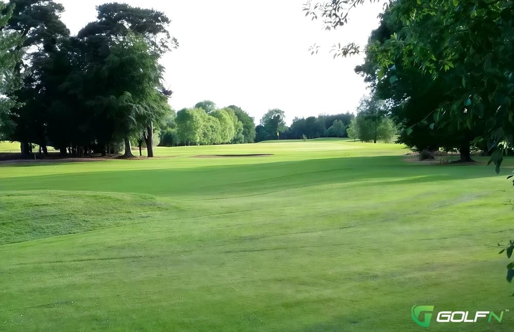 Noosa Par 3 Golf Course in Noosaville, Queensland β public, 18-hole golf course