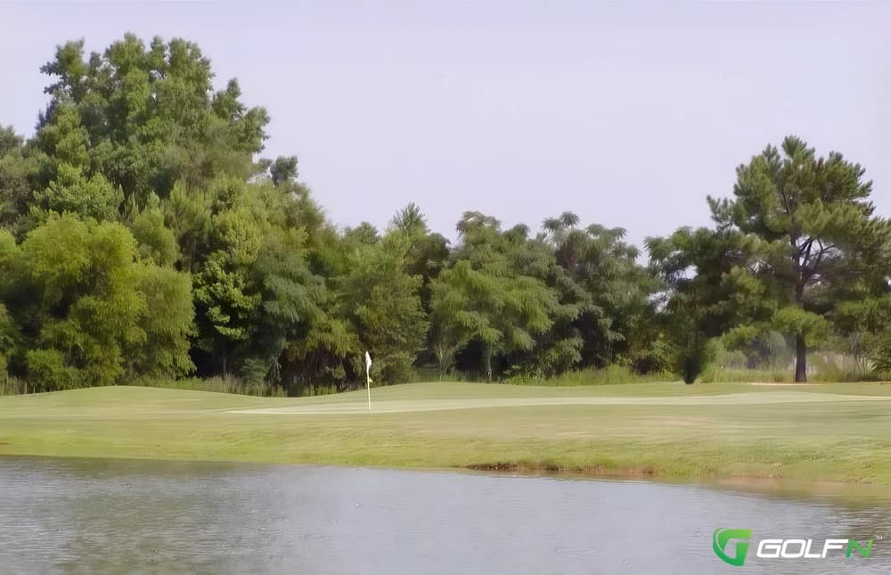 Foxboro Golf Club in Summerton, South Carolina — resort, 18-hole golf course, designed by Porter Gibson