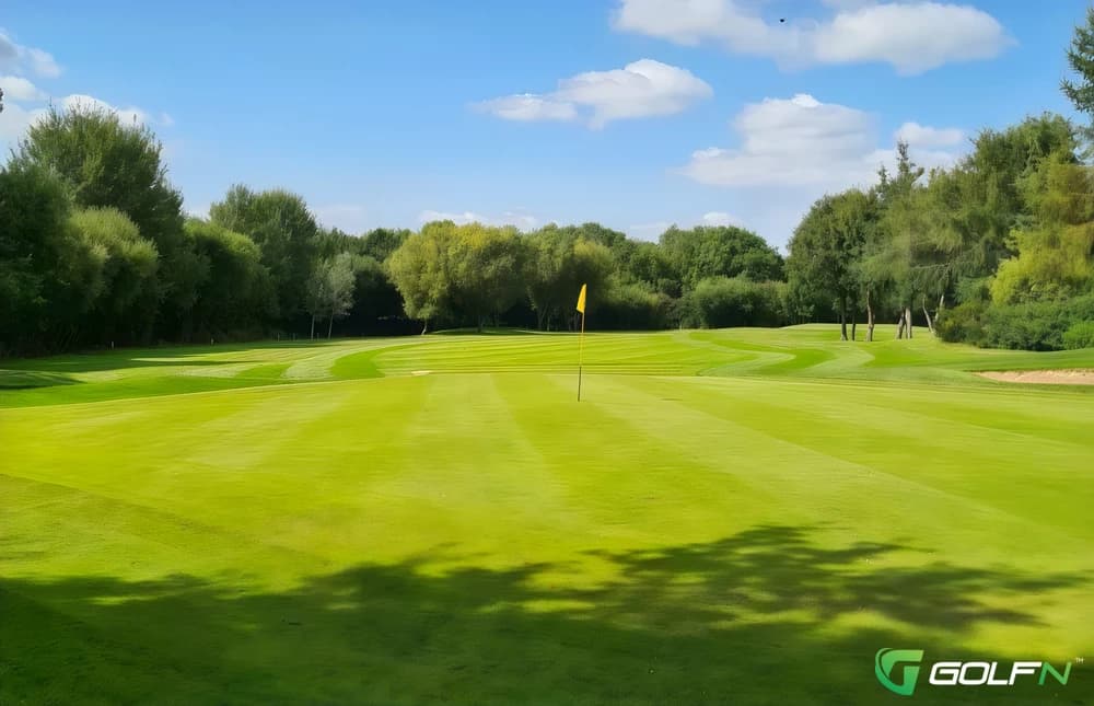 Houldsworth Golf Club Ltd in Reddish, England — semi-private, 18-hole golf course, designed by Dave Thomas (1993)