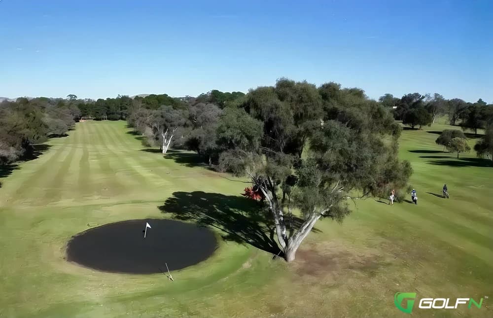 Binalong Golf Club in New South Wales, New South Wales — public, 18-hole golf course