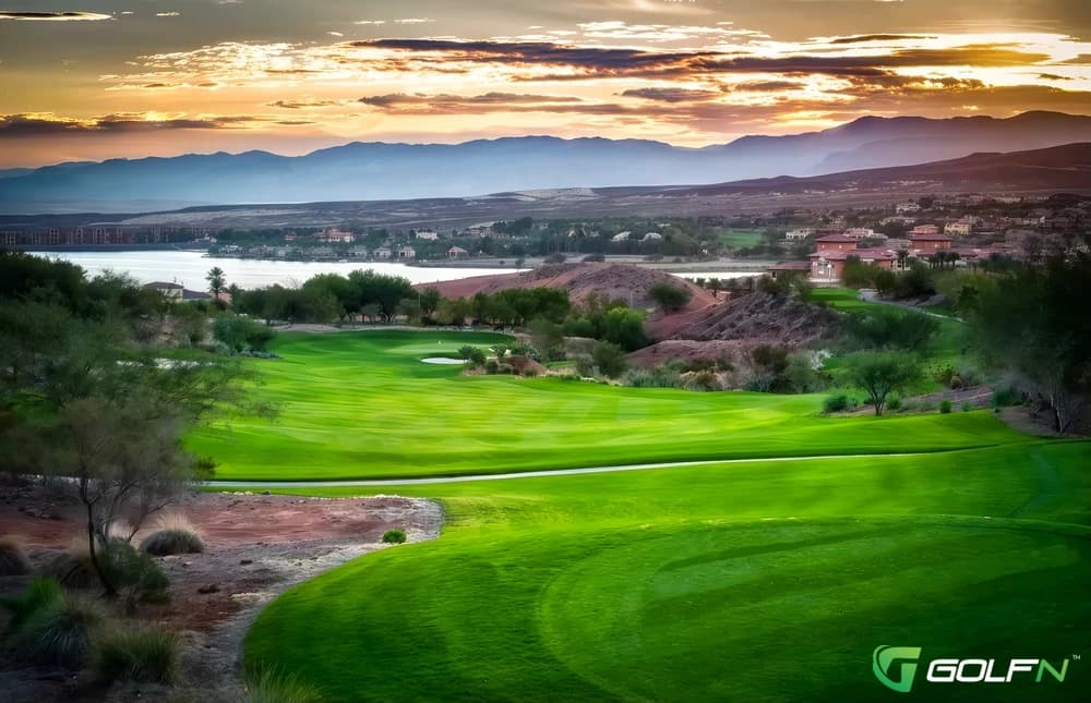 Reflection Bay Golf Club in Henderson, Nevada — public, 18-hole golf course, designed by Jack Nicklaus (1998)