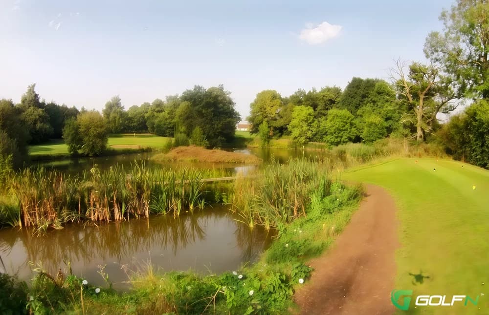 Chalgrave Manor Golf Club in Near Dunstable, England — semi-private, 18-hole golf course, designed by Weller Designs