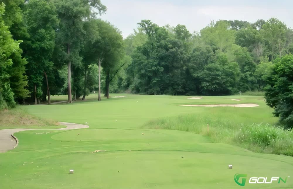 Beau Pre Country Club in Natchez, Mississippi — semi-private, 18-hole golf course, designed by Mike Young (1999)