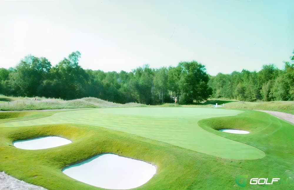 Wooden Sticks Golf Club in Uxbridge, Ontario — semi-private, 18-hole golf course