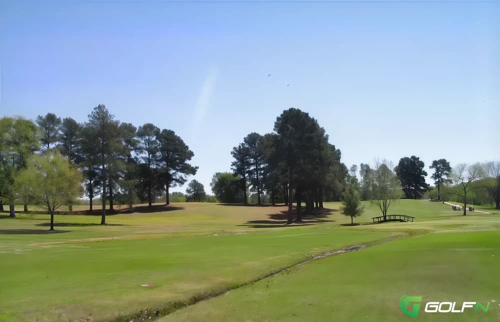 Mineola Country Club in Mineola, Texas — semi-private, 18-hole golf course