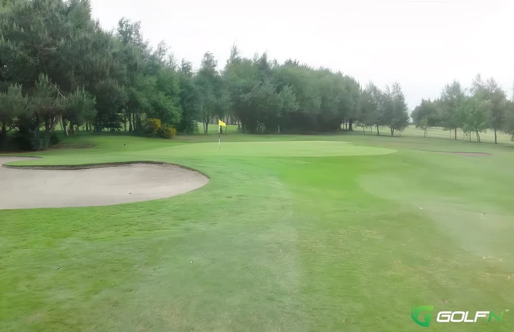 Signature - Woodlands Golf And Country Club in Bristol, England — semi-private, 18-hole golf course, designed by Jonathan Tucker (2008)