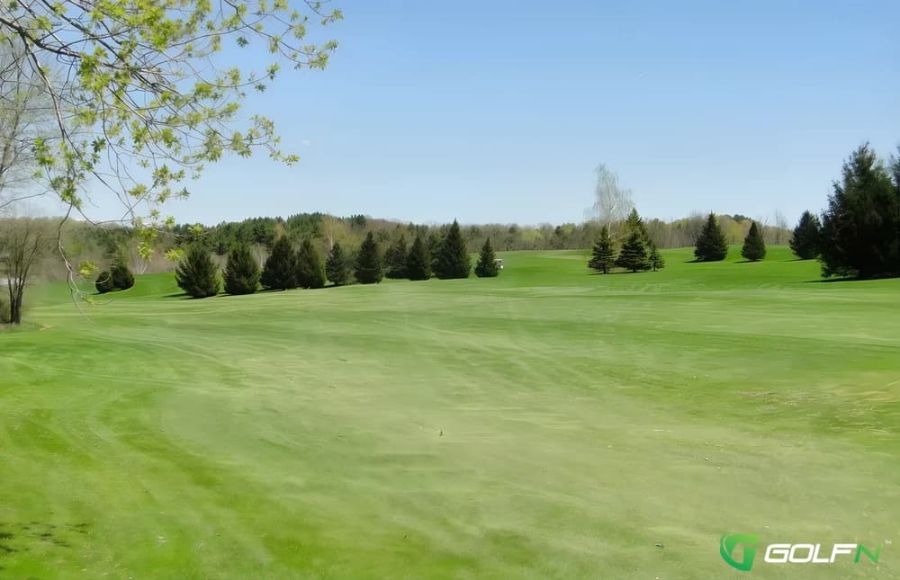 Hales Mills Country Club in Johnstown, New York — public, 18-hole golf course, designed by Larry Hollenbeck
