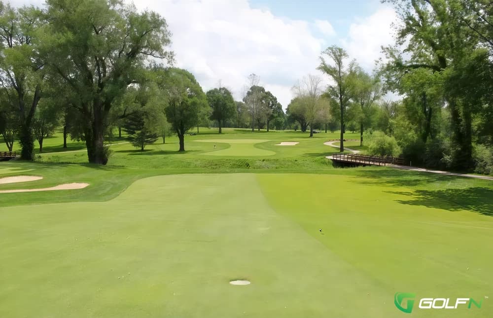 Quincy Country Club in Quincy, Illinois — private, 18-hole golf course, designed by Steve Wolfard