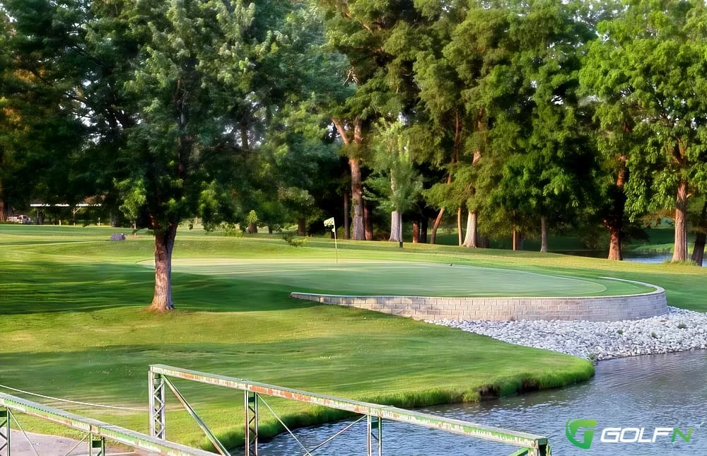 Scripps Park Golf Course in Rushville, Illinois — public, 18-hole golf course