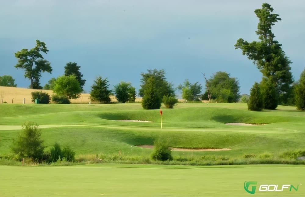 Heritage Oaks Golf Course in Harrisonburg, Virginia — public, 18-hole golf course, designed by Bill Love