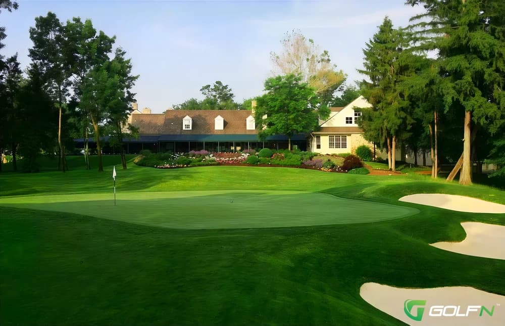 Kingfisher Country Club in Milton Keynes, England — resort, 9-hole golf course, designed by Rees Jones (1999)