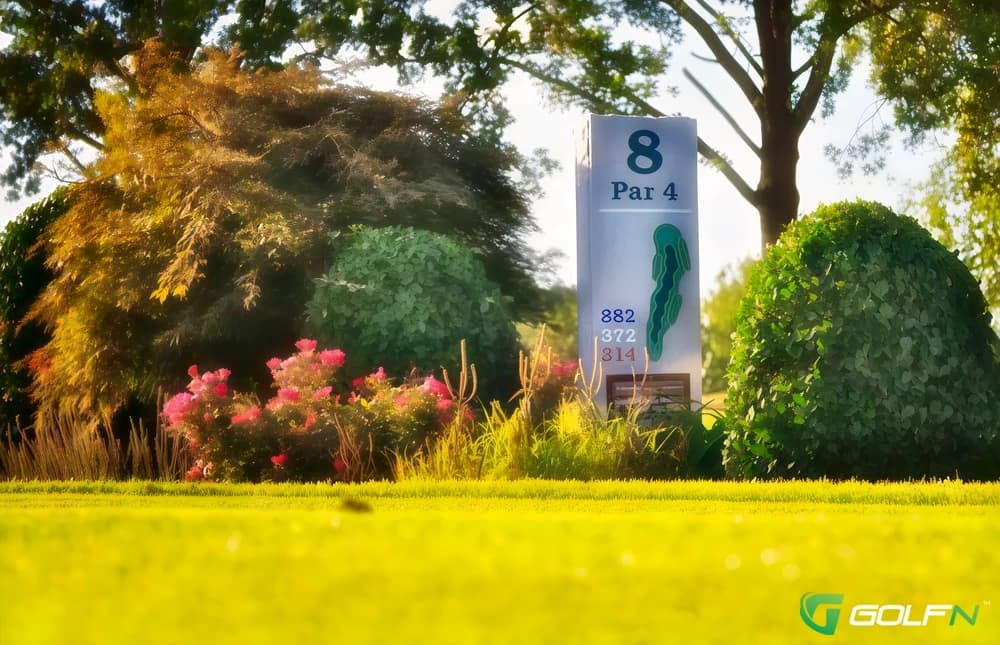 Carmi Country Club in Carmi, Illinois — semi-private, 18-hole golf course