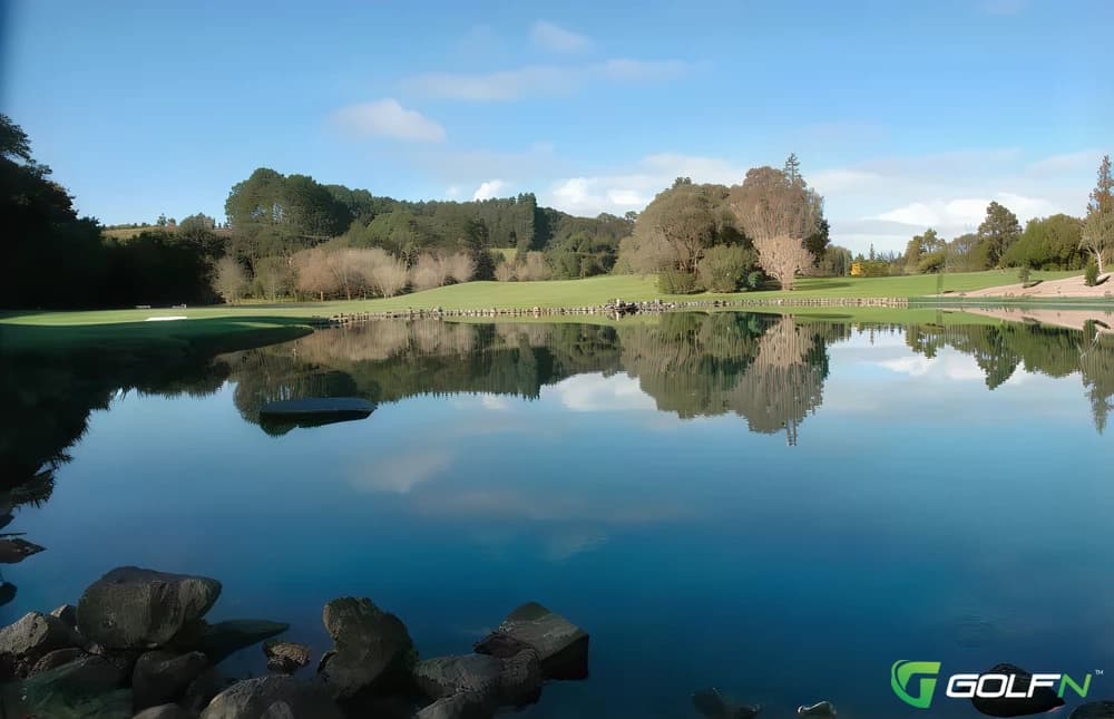 Helensville District Golf Club in Helensville, Auckland β semi-private, 18-hole golf course