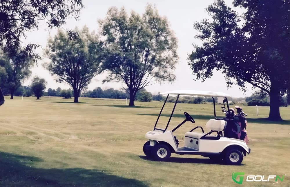 Bobs Country Side Golf Course in Carey, Ohio — public, 9-hole golf course