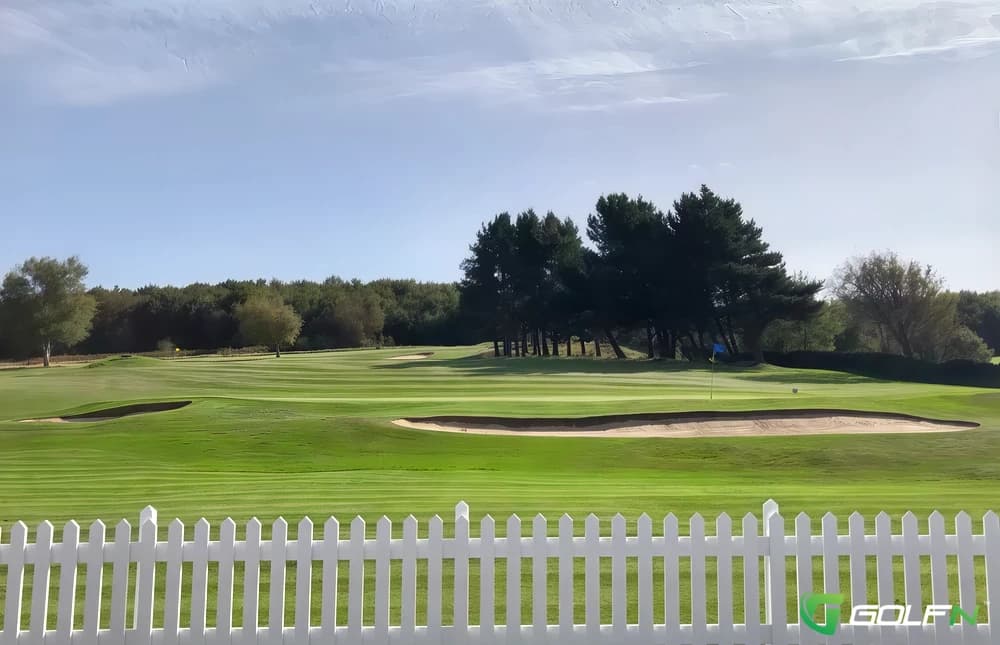Stanedge Golf Club in Chesterfield, England — semi-private, 18-hole golf course