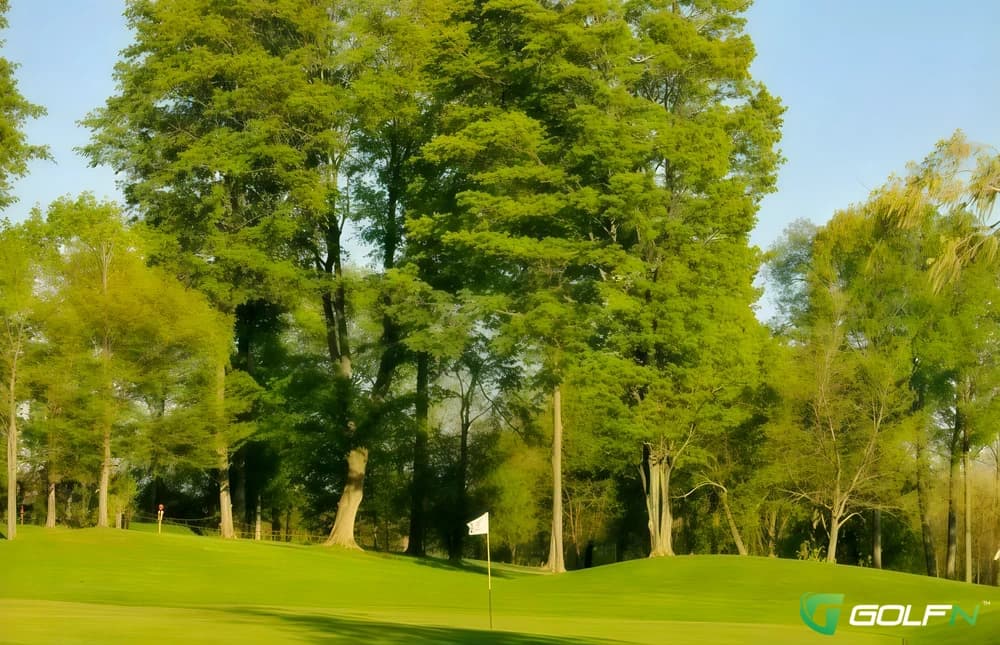 Grand Valley Golf & Country Club in Cambridge, Ontario — semi-private, 18-hole golf course
