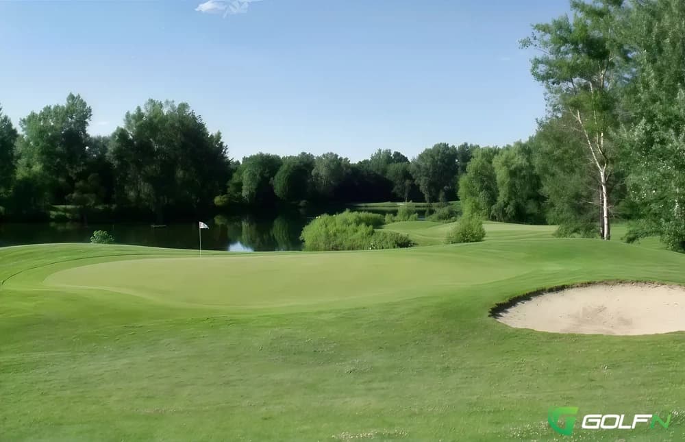 Chisholm Hills Golf Club in Lansing, Michigan — public, 18-hole golf course, designed by Bruce Matthews (1997)