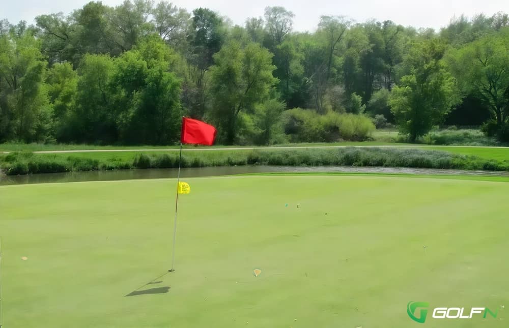 Cross Creek Golf Course in Morrison, Illinois — semi-private, 18-hole golf course, designed by Ronald Vegter