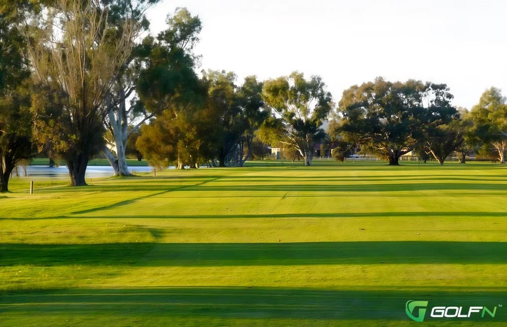 Serpentine & Districts Golf Club in Serpentine, Western Australia β private, 18-hole golf course