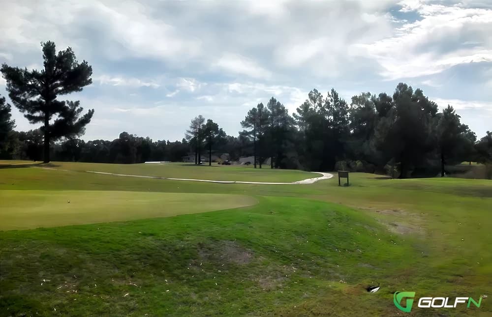 Bermuda Creek Golf Course in Hugo, Oklahoma — semi-private, 9-hole golf course