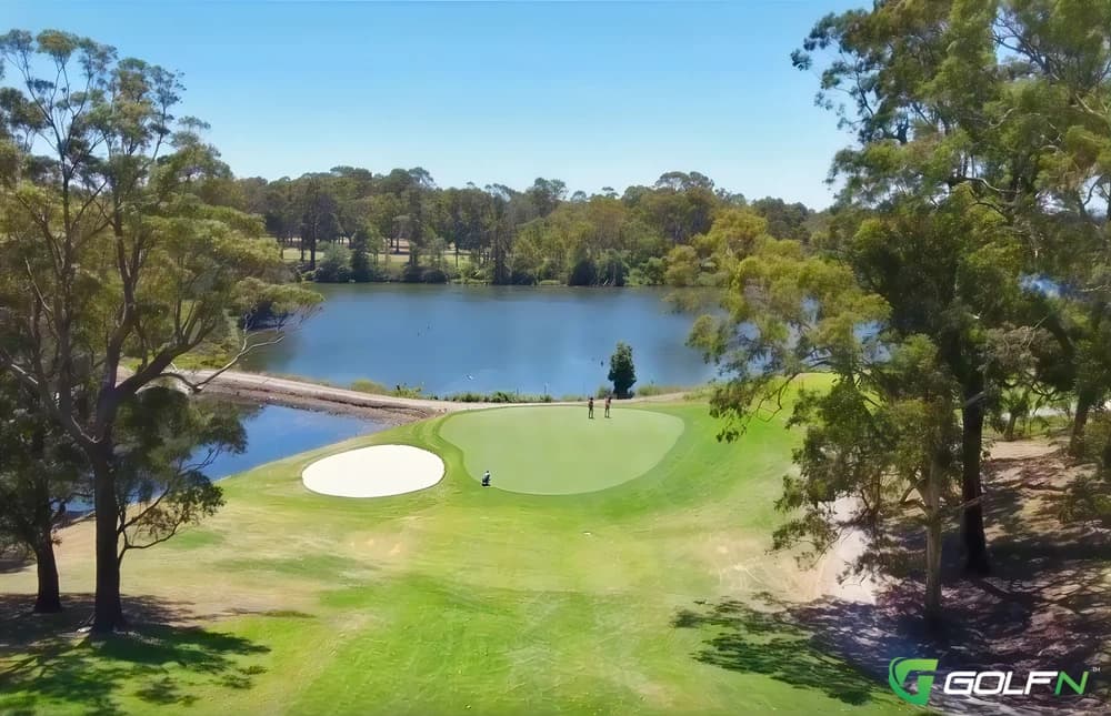Shortland Waters Golf Club in Shortland, New South Wales β semi-private, 18-hole golf course