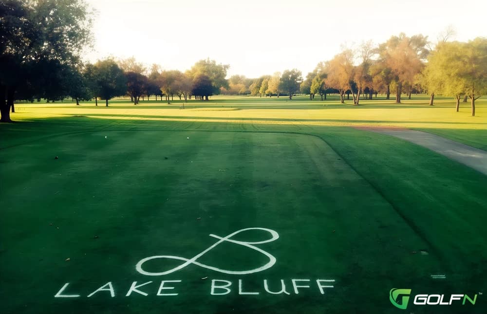 Lake Bluff Golf Club in Lake Bluff, Illinois — public, 18-hole golf course, designed by Bob Lohmann