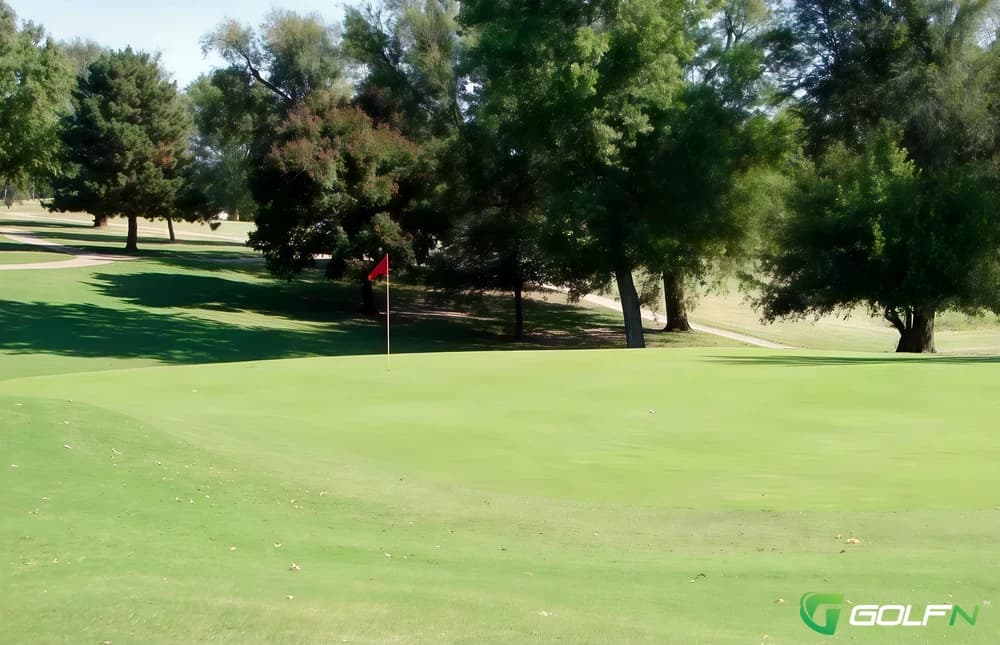 Meadowlake Golf Course in Enid, Oklahoma — public, 18-hole golf course, designed by Tripp Davis (1994)