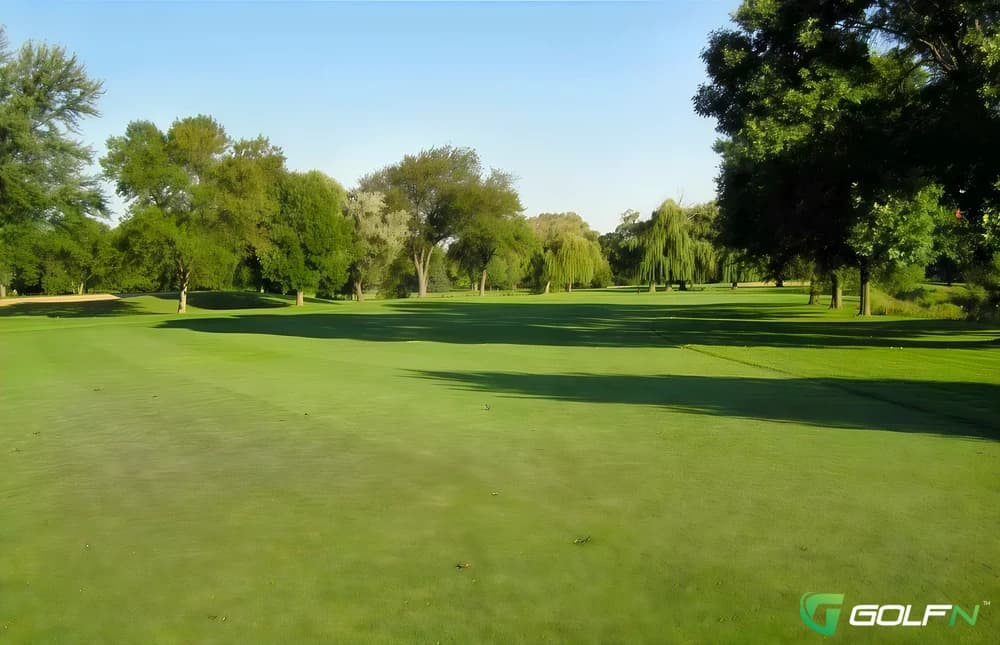 Buffalo Grove Golf Course in Buffalo Grove, Illinois — public, 18-hole golf course, designed by Ken Killian