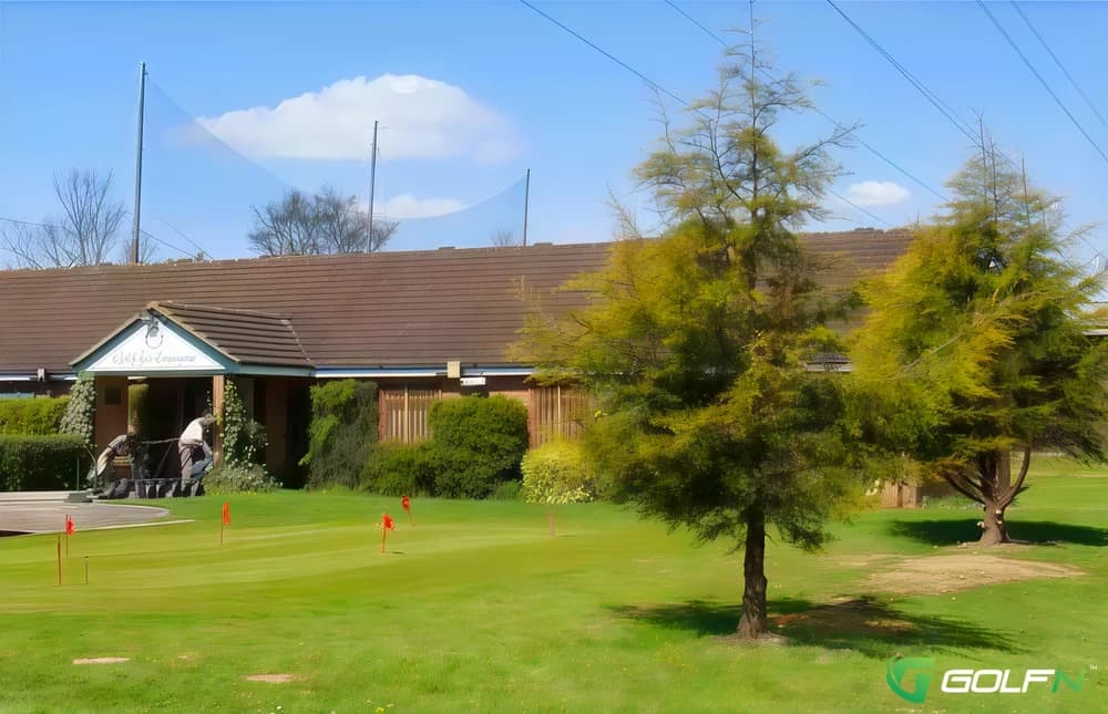 Grims Dyke Golf Club in Pinner, England — private, 18-hole golf course