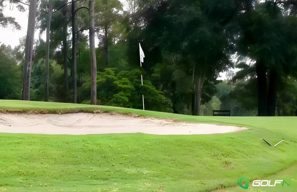 Summerville Country Club in Summerville, South Carolina — semi-private, 18-hole golf course